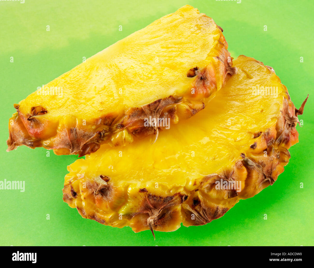 Two slices juicy fruit hi-res stock photography and images - Alamy