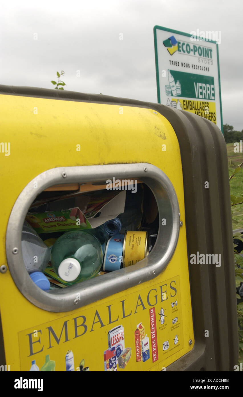French recycle bin Stock Photo Alamy