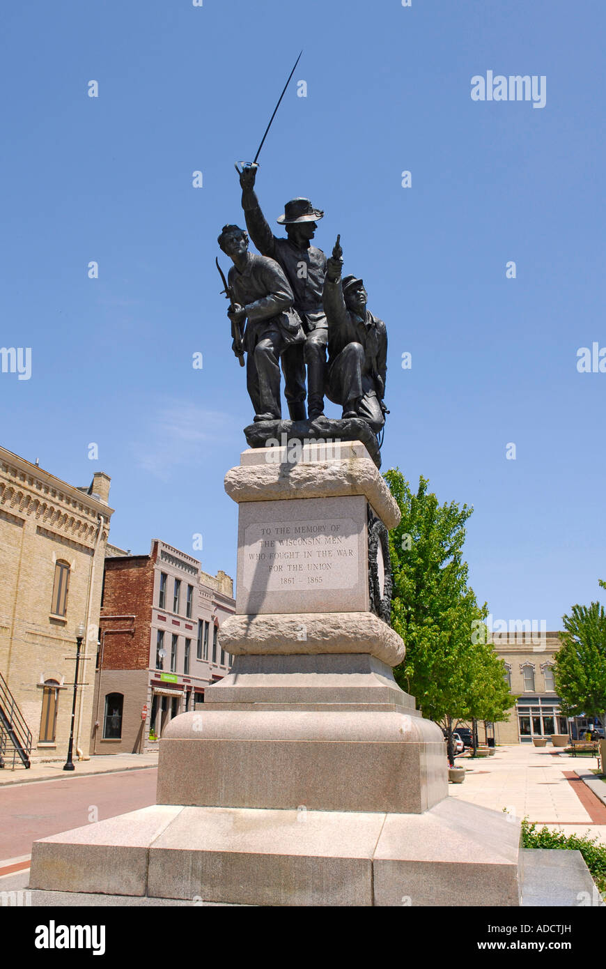 Civil War Memorial statue at Oshkosh Wisconsin WI Stock Photo Alamy