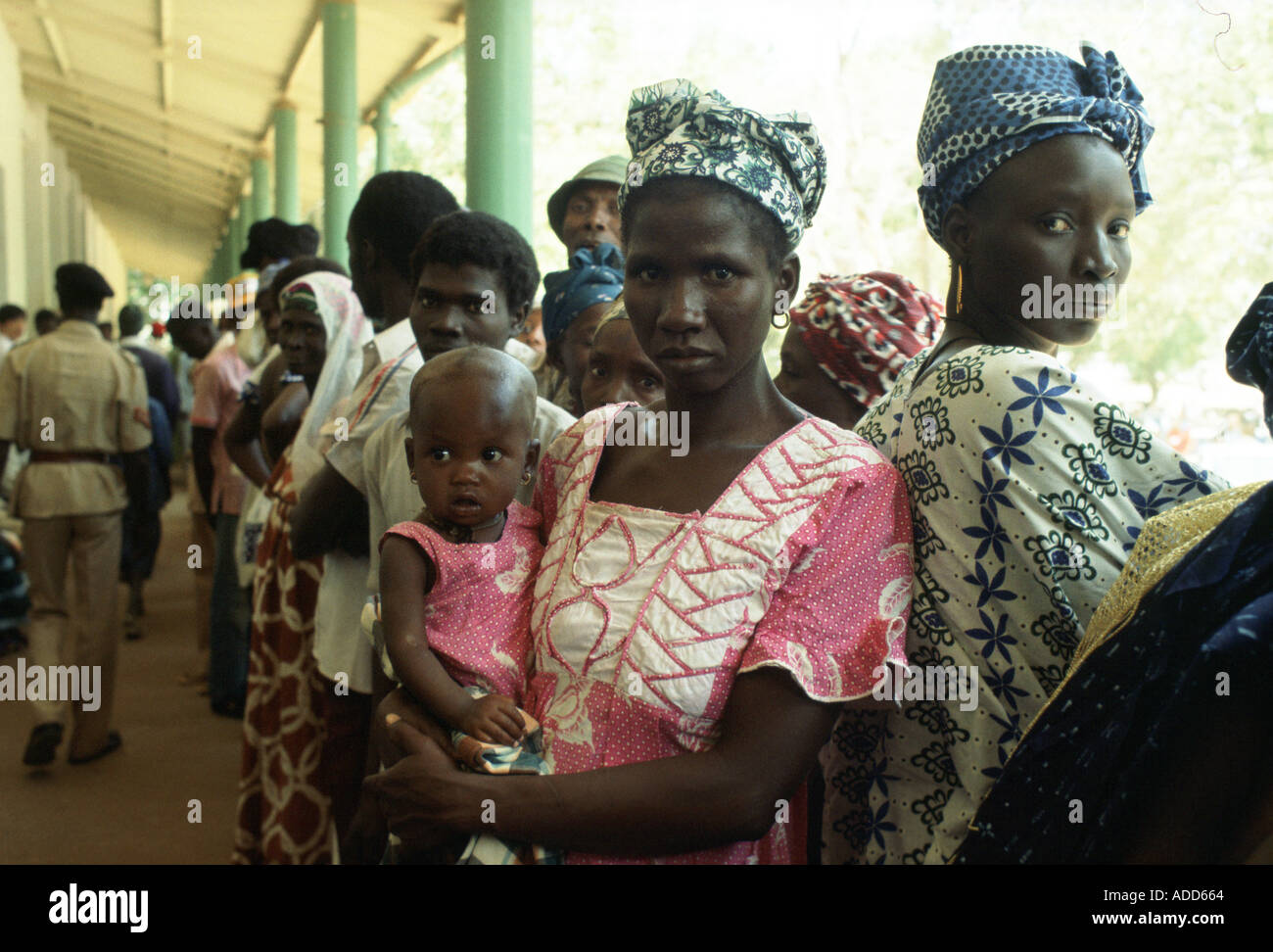 Indigenous women with children hi-res stock photography and images - Alamy