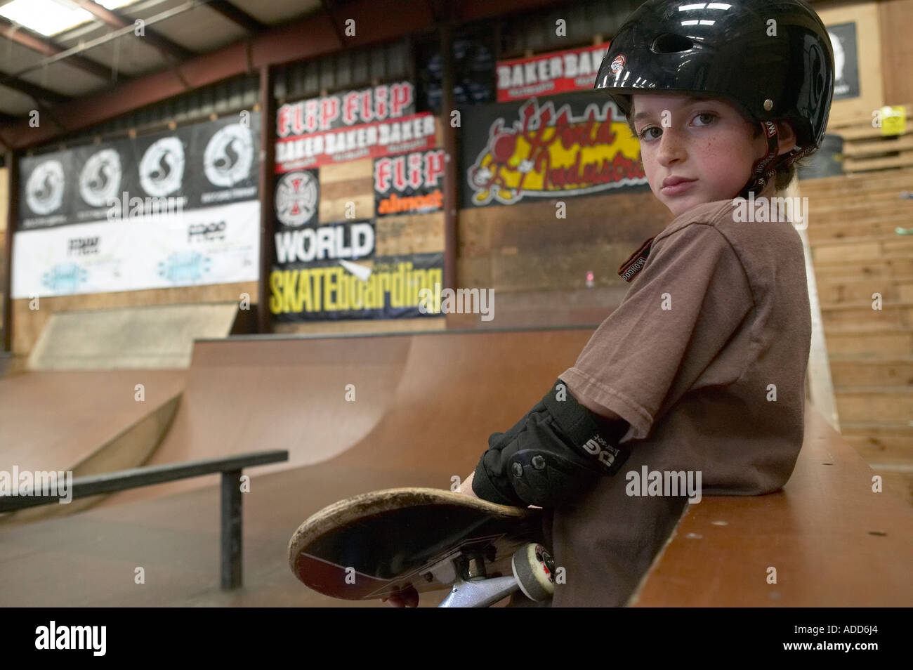 Protective gear skateboard hires stock photography and images Alamy