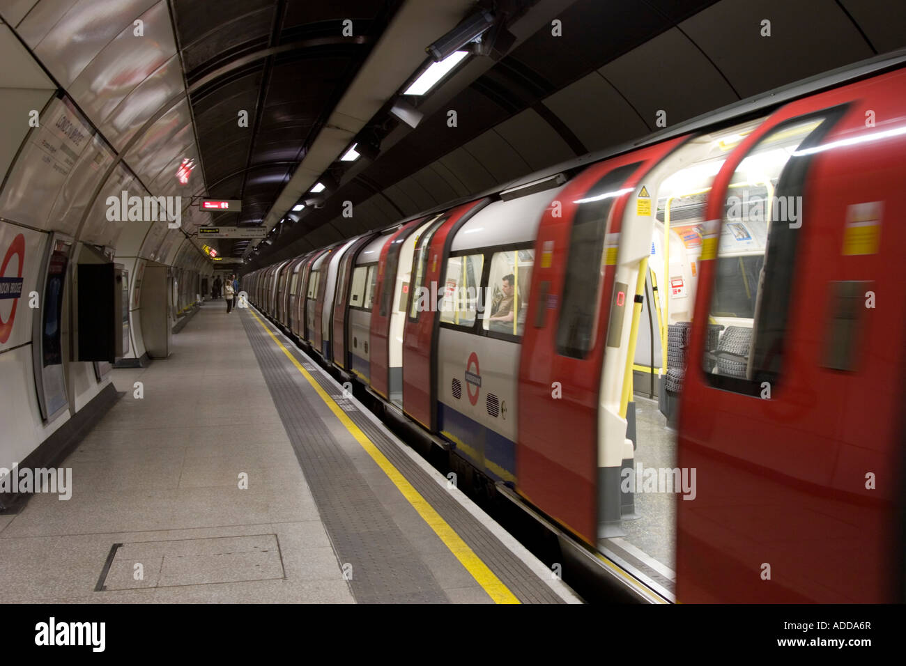 London Bridge Underground Station Northern Line London Stock Photo Alamy