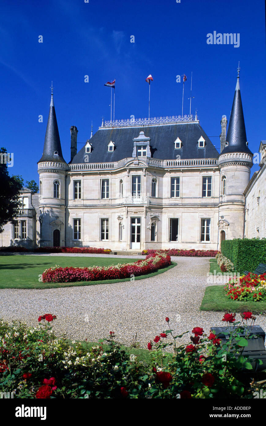 France Bordeaux Chateau In Wine District Stock Photo Alamy france-bordeaux-chateau-in-wine-district-stock-photo-alamy