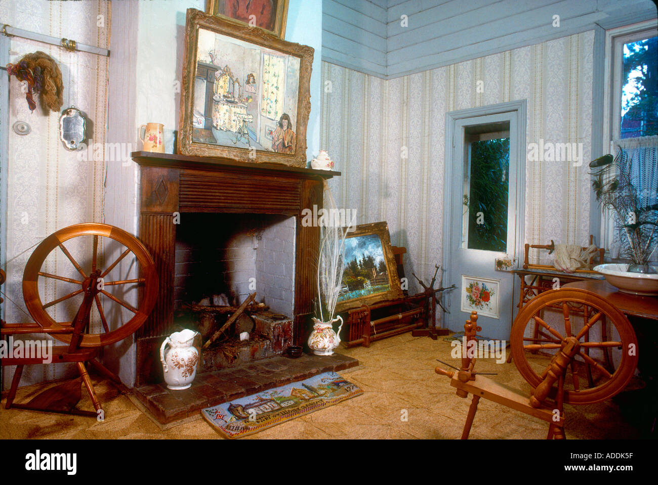 Crafts Artist S Cottage With Fireplace And Spinning Wheel