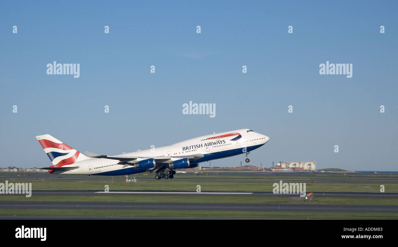 British Airways Jumbo jet taking off Stock Photo