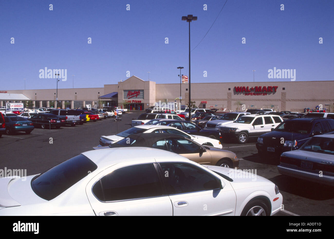 Cars in Walmart car park Las Vegas Nevada USA Stock Photo - Alamy