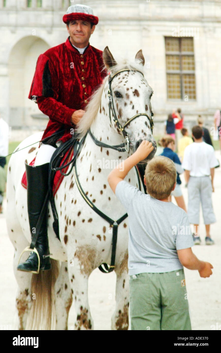 france loire valley and centre chateau france chateau chambord horsemen ...