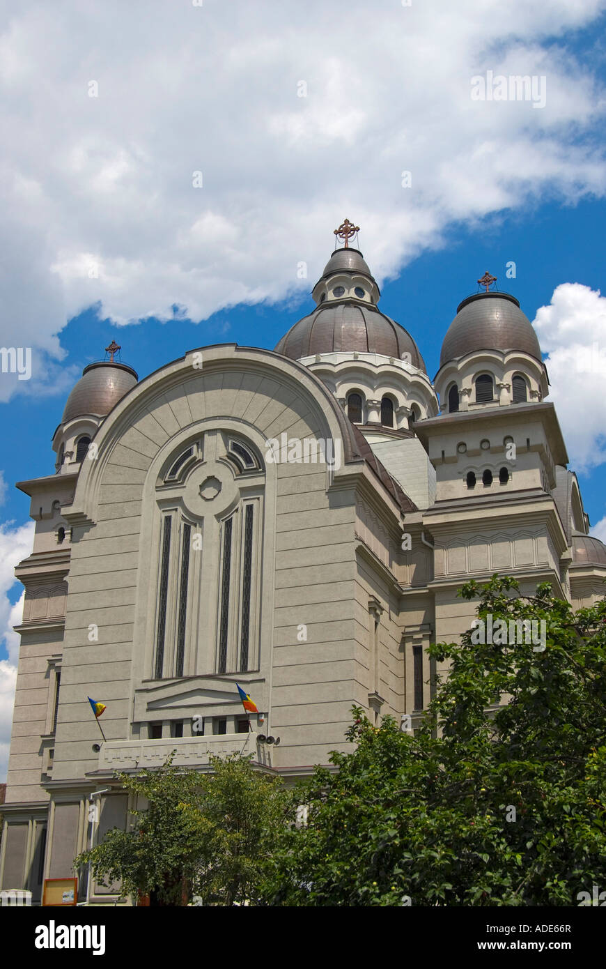 Targu Mures, Transylvania, Romania. Piata Trandafirilor (square) Orthodox Church (1925-34) Stock Photo