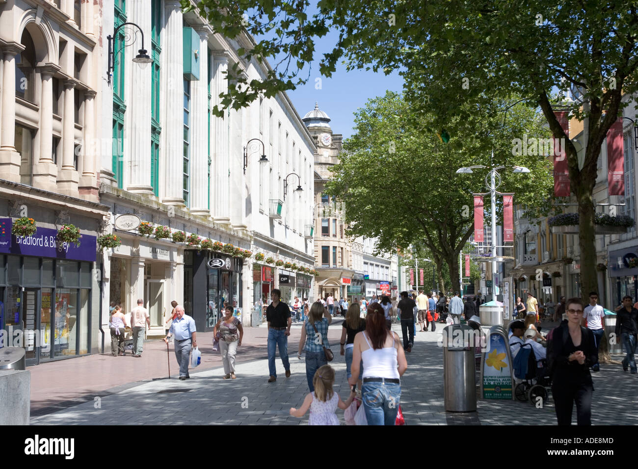 shoppers Queen Street Cardiff Wales Stock Photo Alamy
