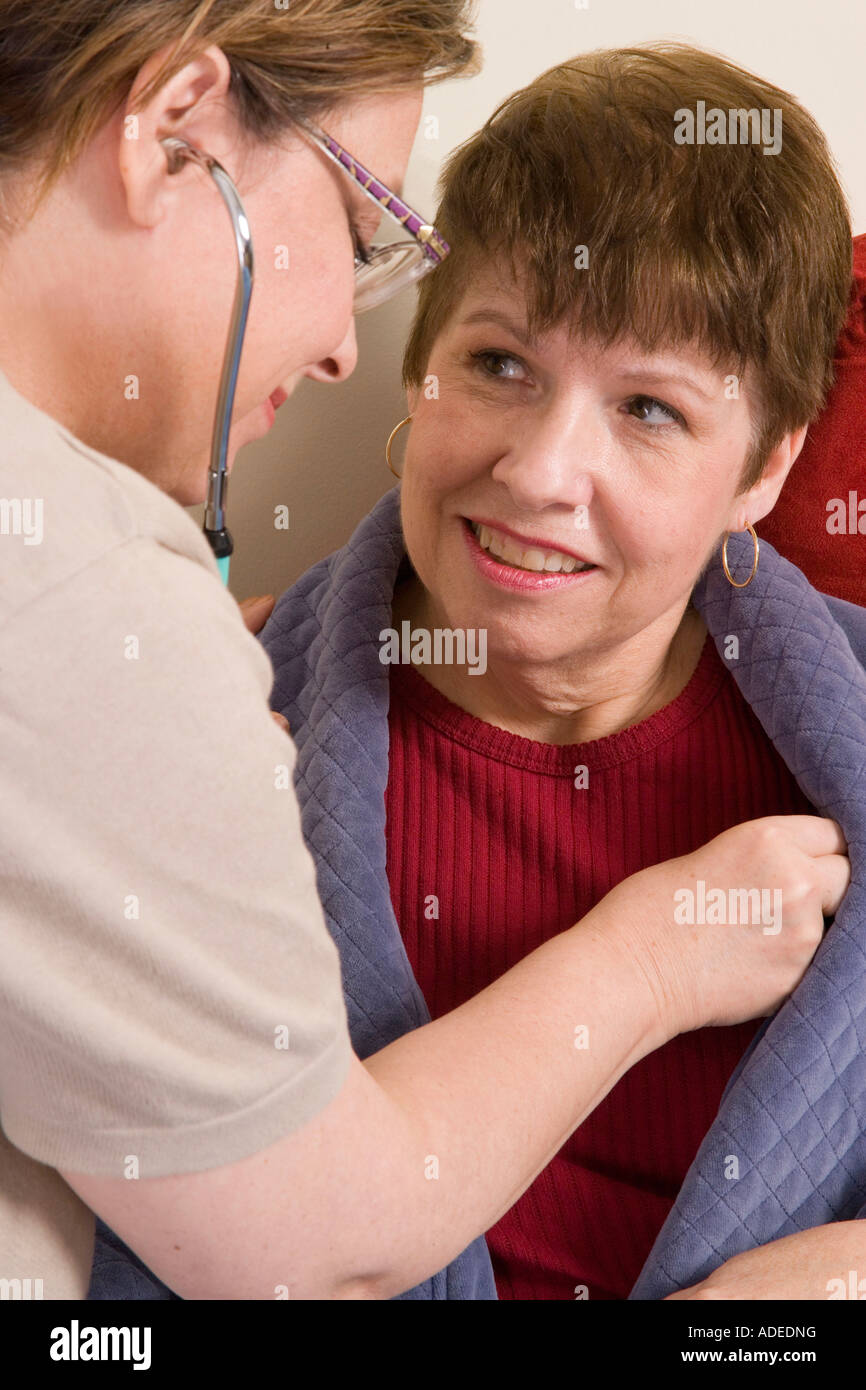 Doctor visits patient home hires stock photography and images Alamy