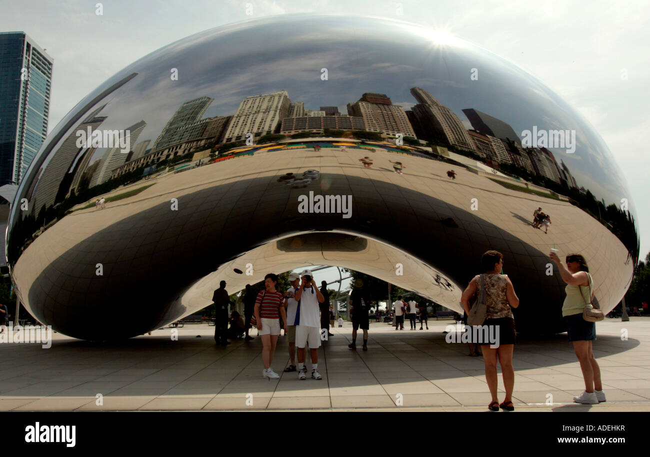 Stone Chicago Loop Chicago loop kapoor sculpture hi-res stock photography and images - Alamy