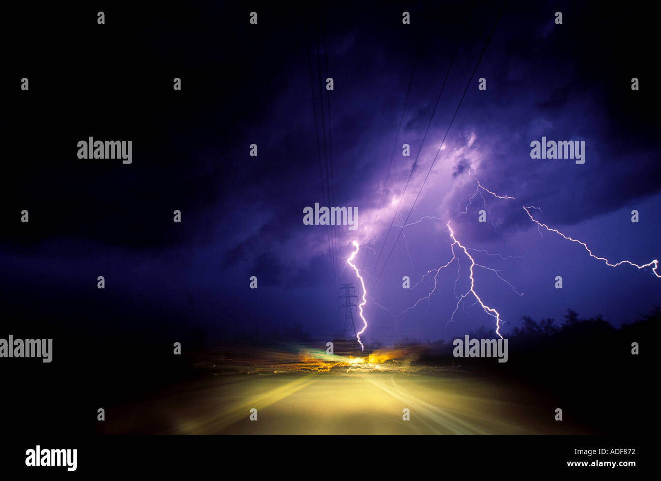 Lightning flashes in storm clouds hi-res stock photography and images ...