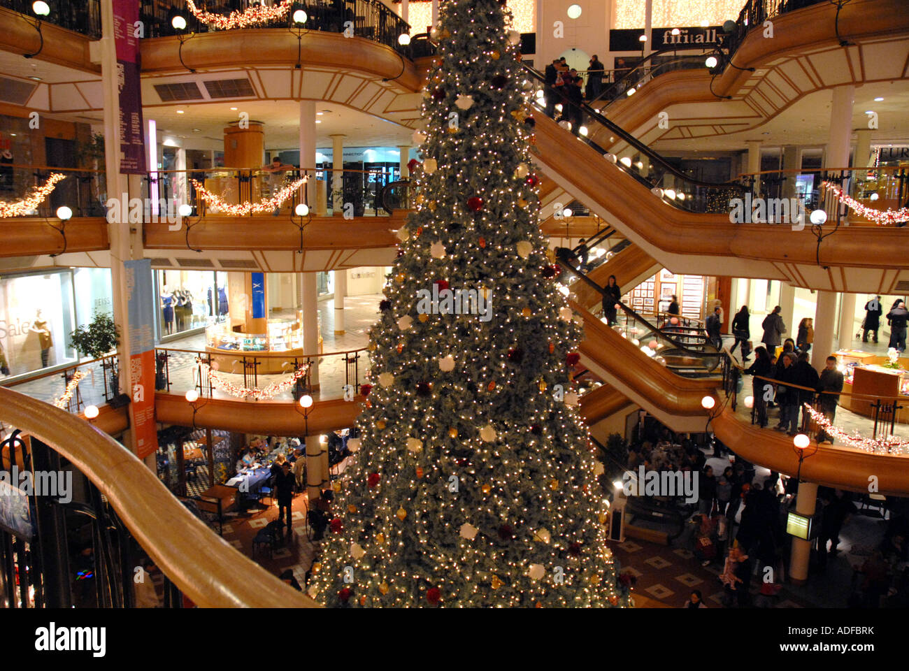 Princes Square Shopping Centre, Glasgow. Scotland. Christmas Eve, December 2006 Stock Photo