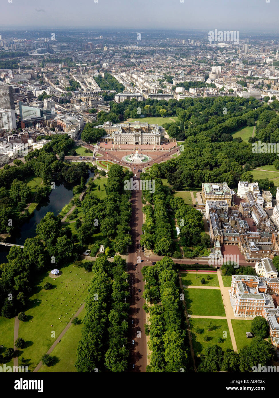 London aerial showing Buckingham Palace Stock Photo