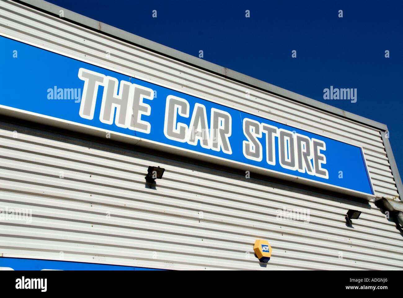 Europe UK england london car store Stock Photo Alamy