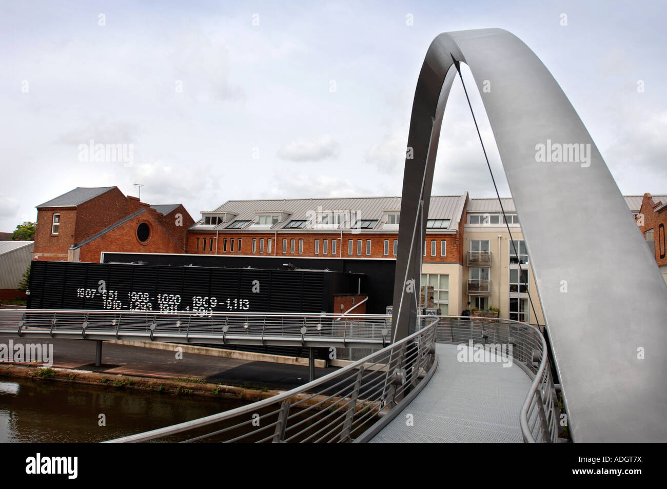 Steel arched footbridge hi-res stock photography and images - Alamy