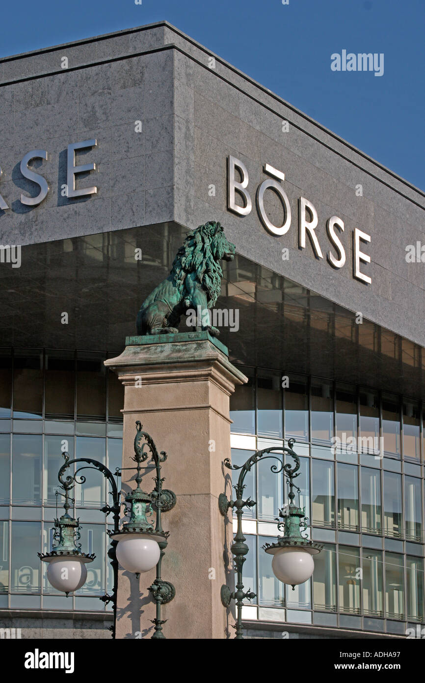 Lion Money High Resolution Stock Photography And Images Alamy