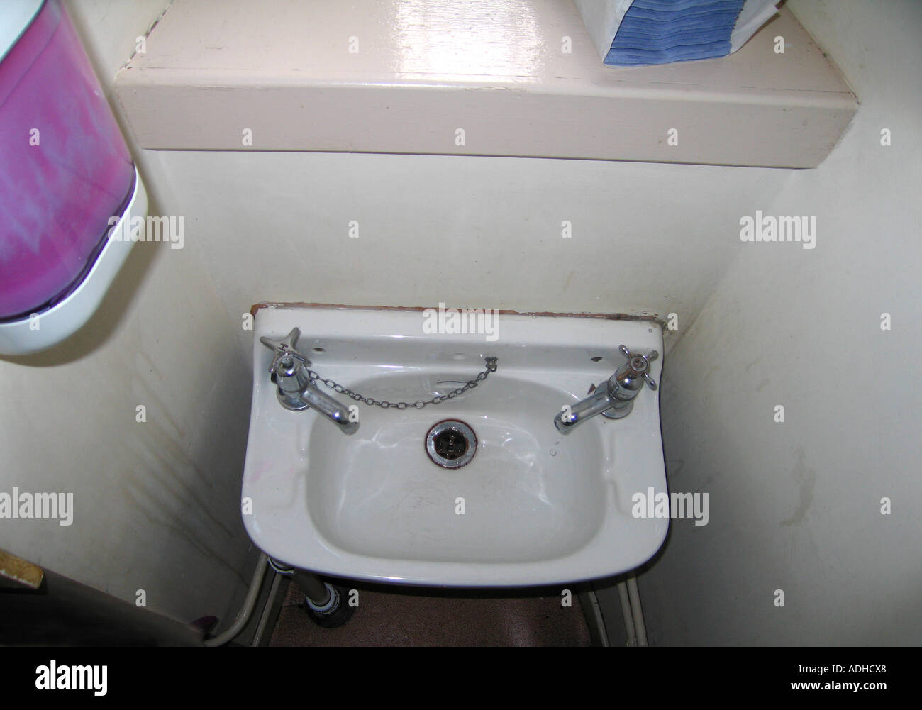 Wc toilet wash hand basin hires stock photography and images Alamy