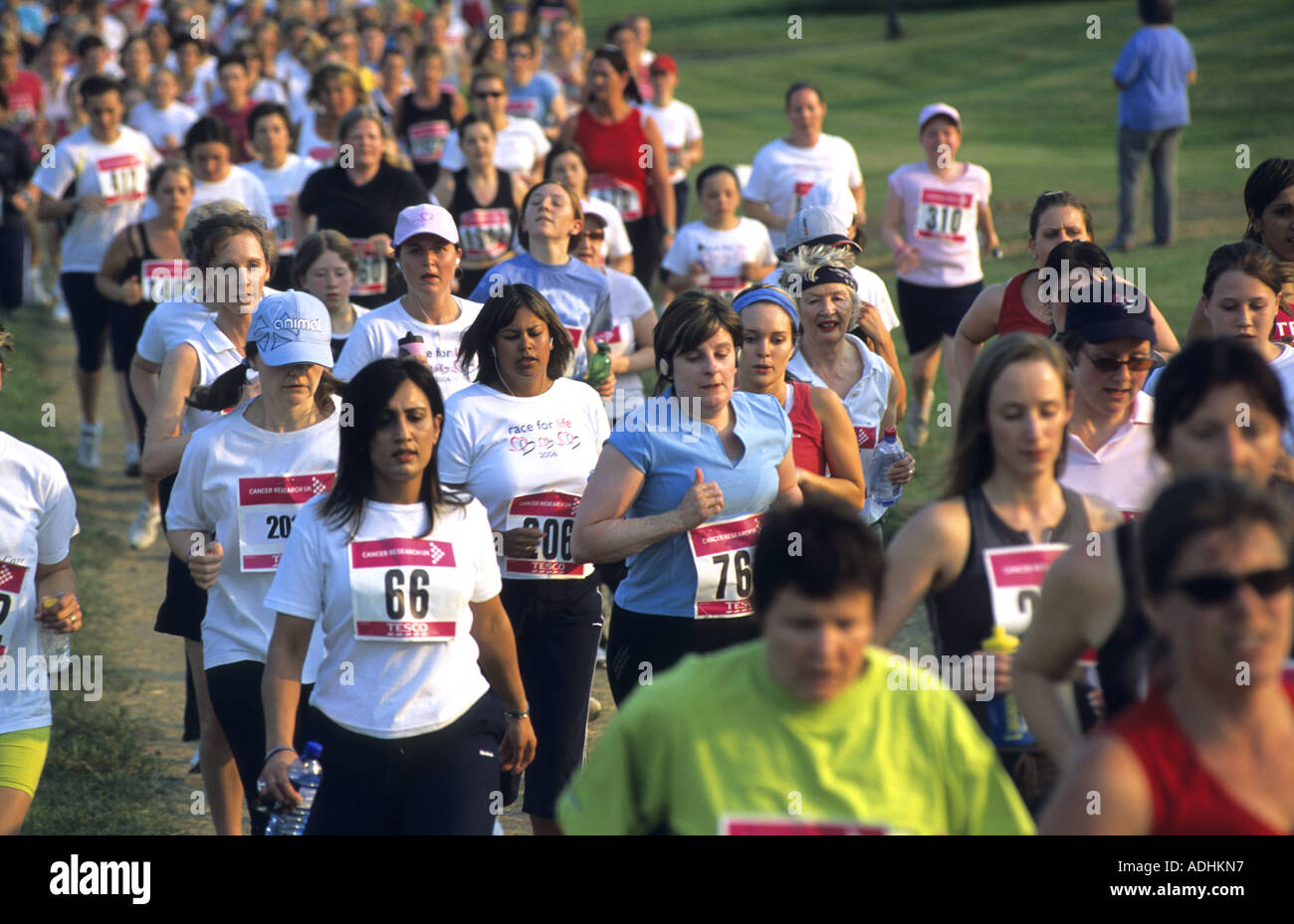 Girl running race run hi-res stock photography and images - Alamy