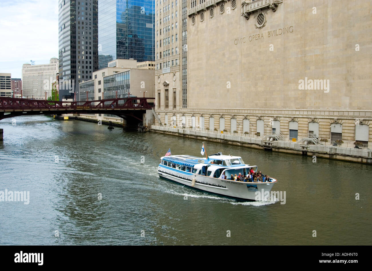 Chicago River Architectural Tour Boat cruising past the Chicago Opera
