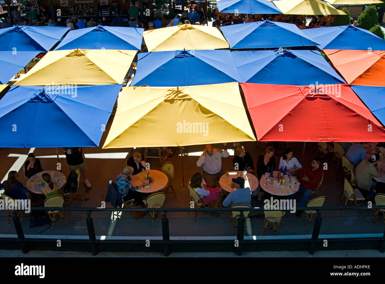 Chicago's Park Grill Umbrella's / Millennium Park Stock Photo Alamy