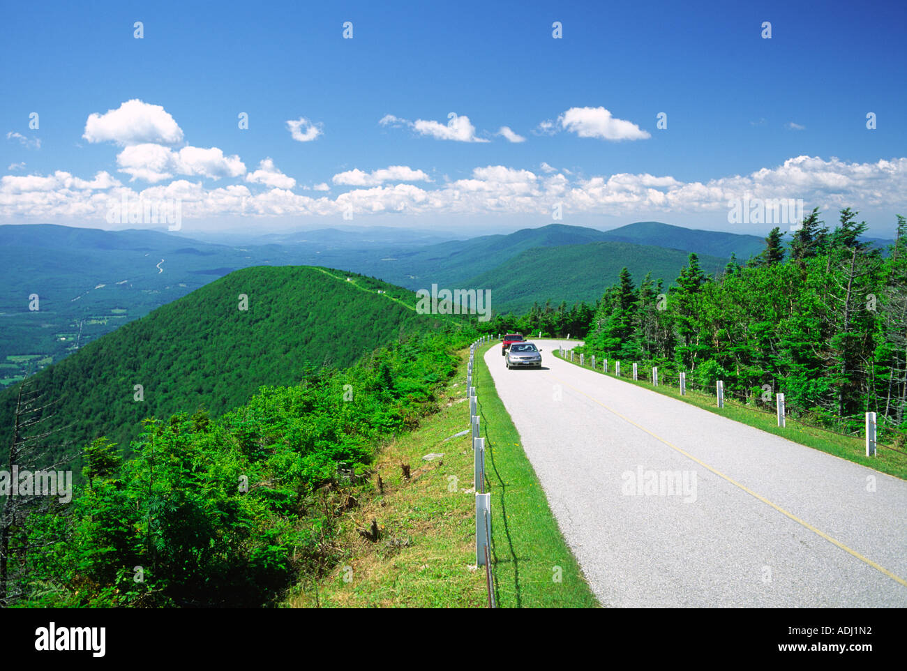 Cars on panoramic Mount Equinox Skyline Drive, highest peak in Taconic Range. Near Manchester, Bennington County, Vermont, USA Stock Photo