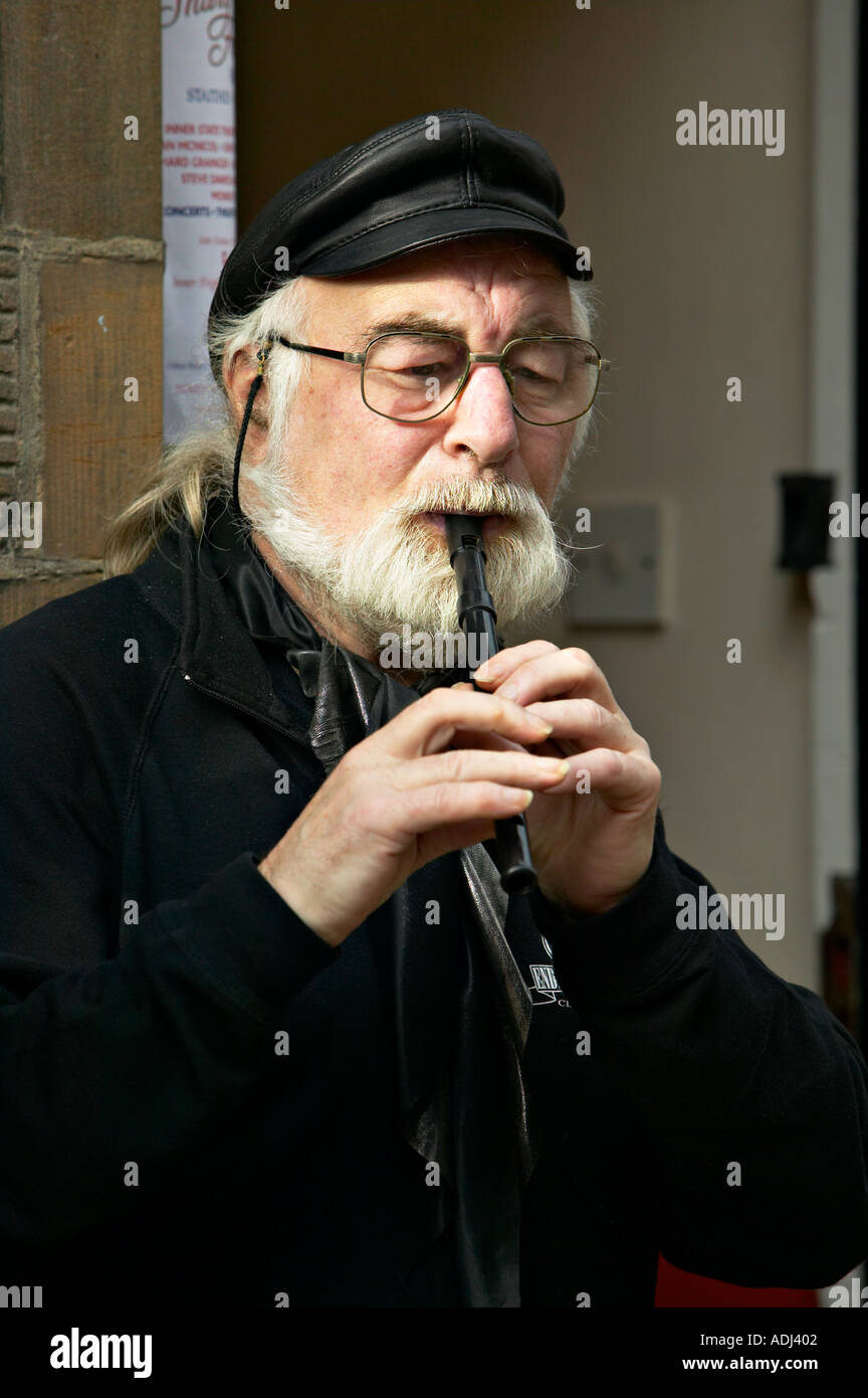 Playing intrument hires stock photography and images Alamy