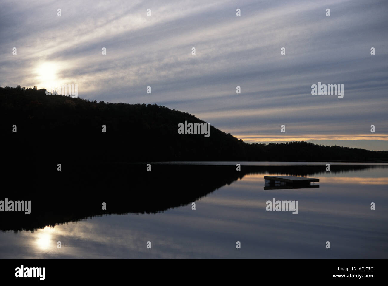Floating dock hires stock photography and images Alamy