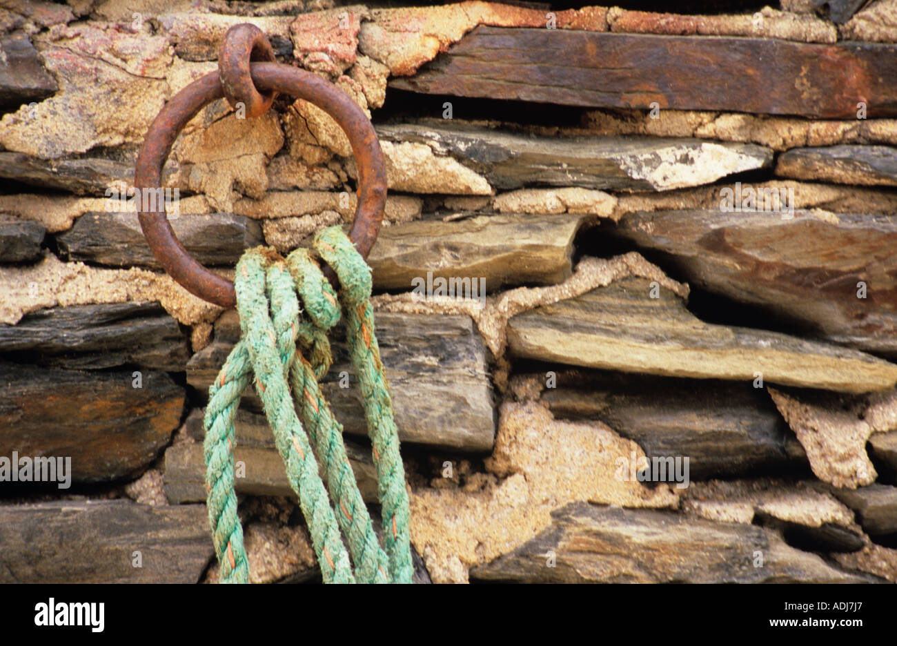 Strong Point Rope length of green rope / cordage tied to eye / strongpoint / loop ...