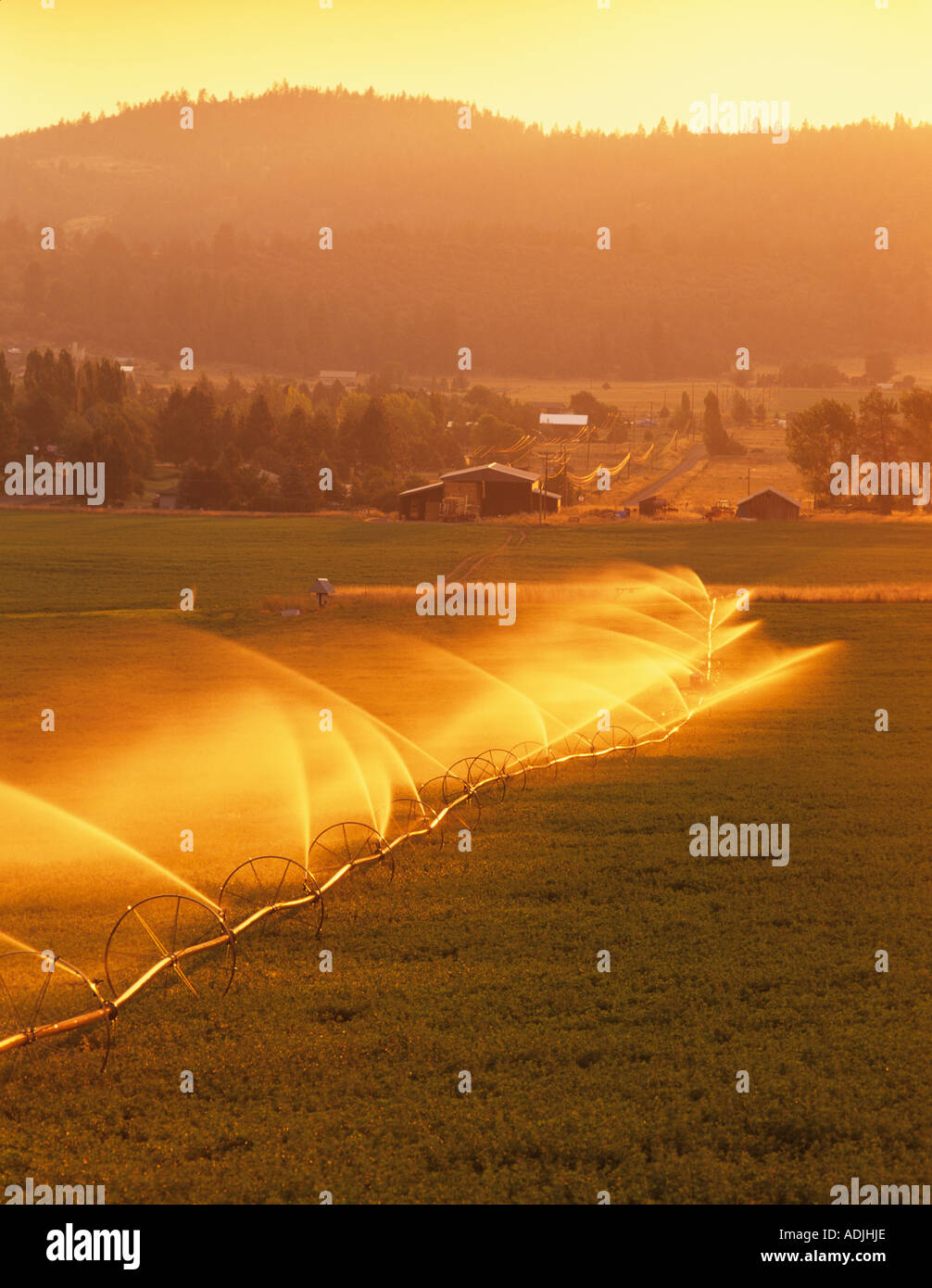 Klamath falls agriculture hires stock photography and images Alamy