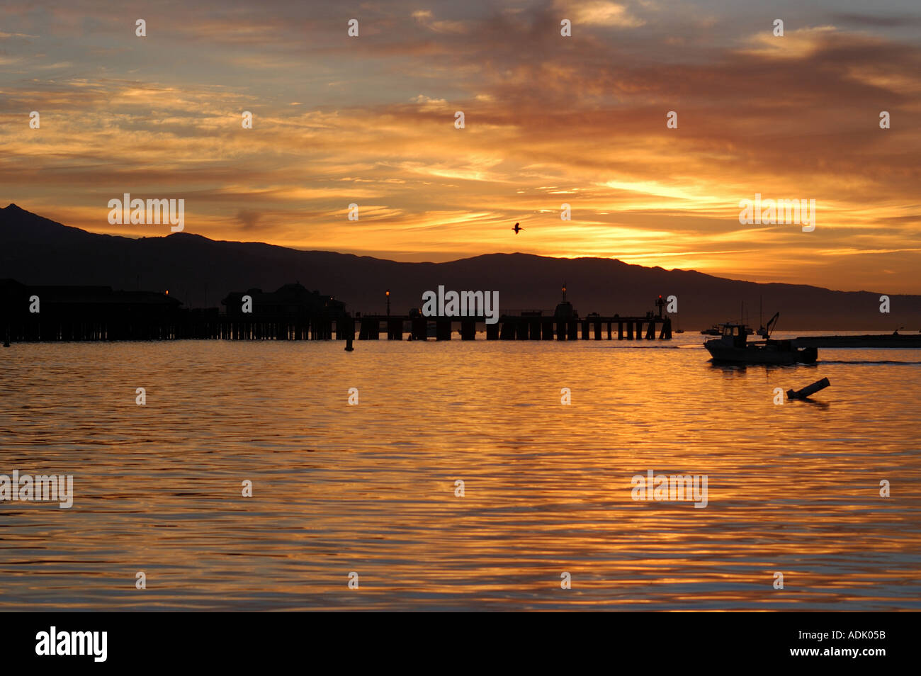 Stearns wharf at sunrise hi-res stock photography and images - Alamy