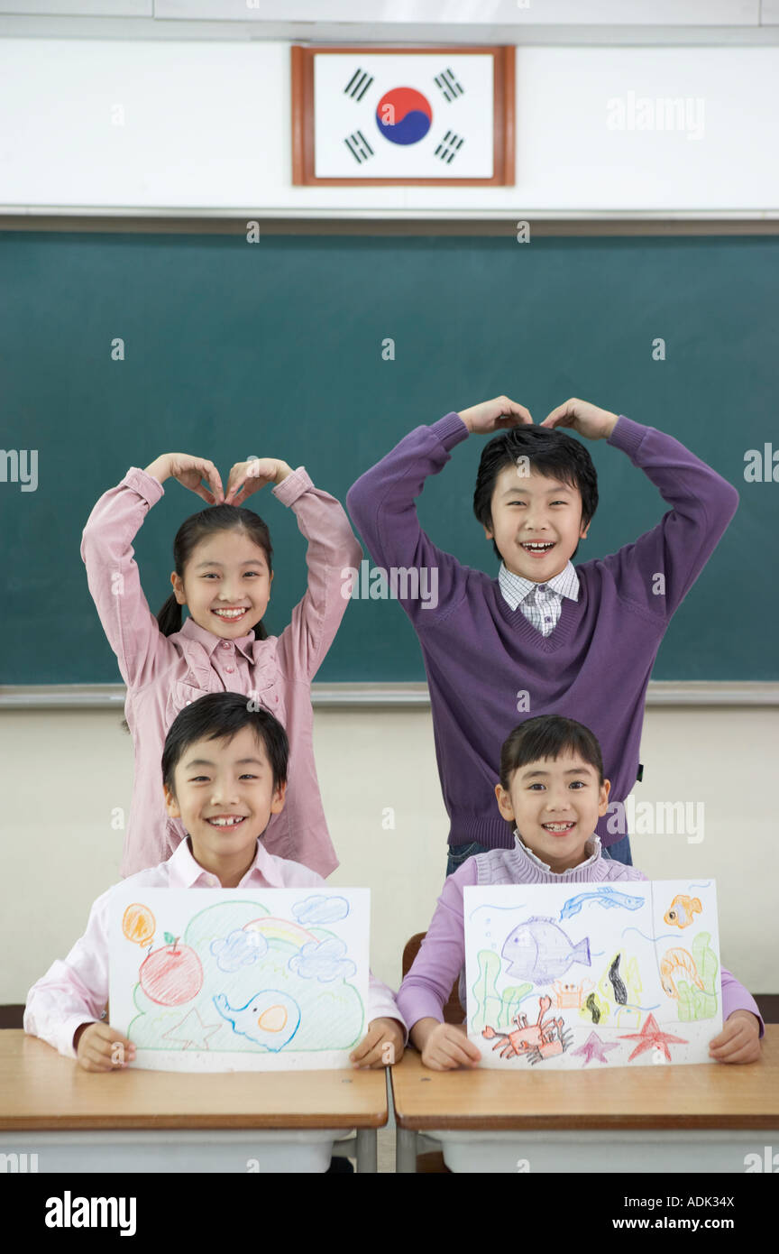 Group picture in classroom hi-res stock photography and images - Alamy