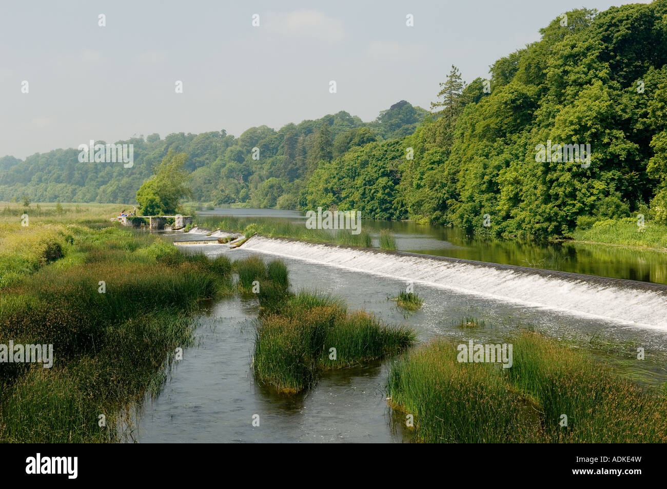 Weir On The River Boyne At The Town Of Slane Between Drogheda And Stock Photo Alamy Weir On The River Boyne At The Town Of Slane Between Drogheda And Stock Photo Alamy