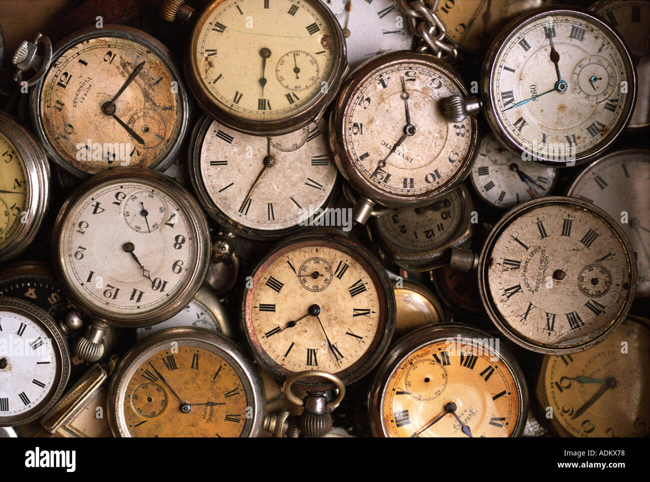 Pocket watch faces hires stock photography and images Alamy