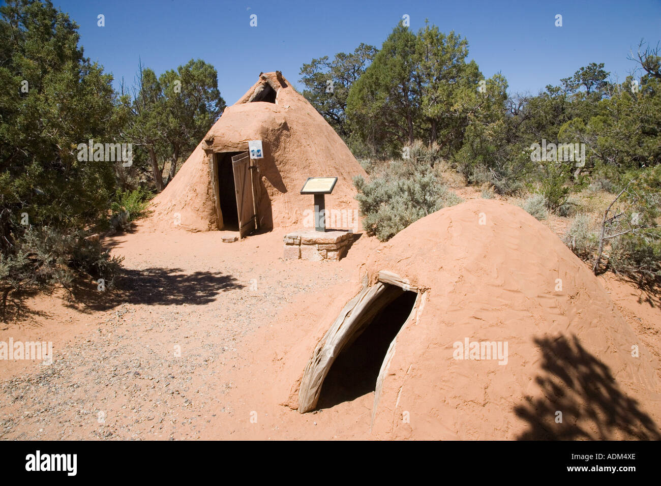 Navajo hogan dwelling monument hi-res stock photography and images - Alamy