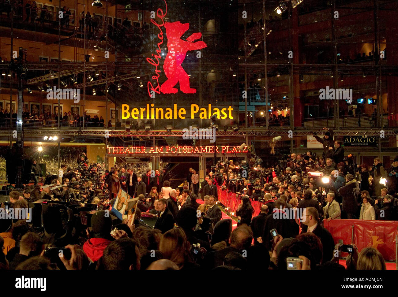 Berlin. Berlinale 2007. Berlinale Palast. Red Carpet. Internationale