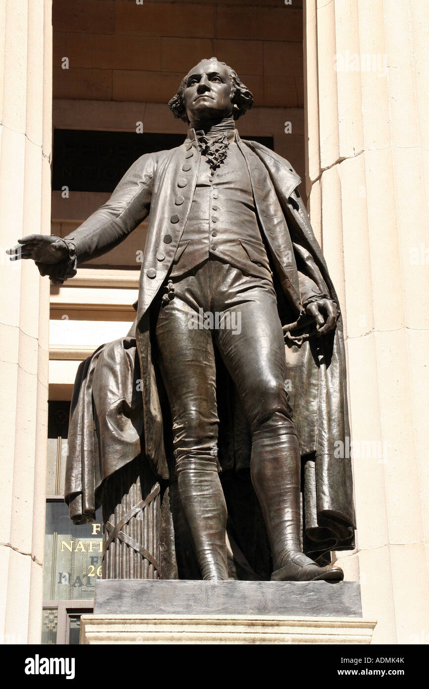 Bronze statue of George Washington on the steps of Federal Hall, Wall Street, New York Stock Photo