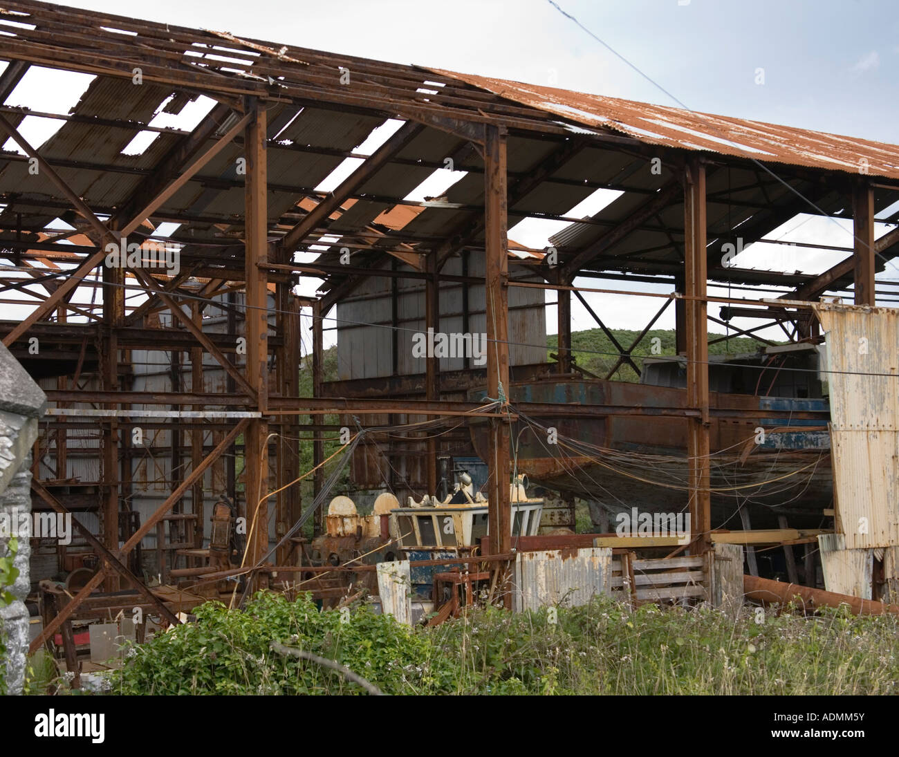 Disused shipyard hires stock photography and images Alamy