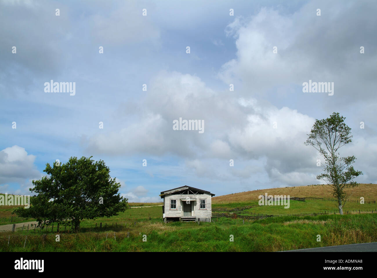 An isolated house hi-res stock photography and images - Alamy