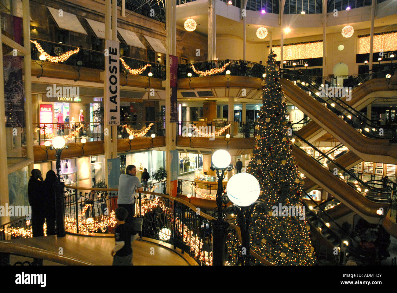 Princes Square Shopping Centre, Glasgow. Scotland. Christmas Eve December 2006 Stock Photo
