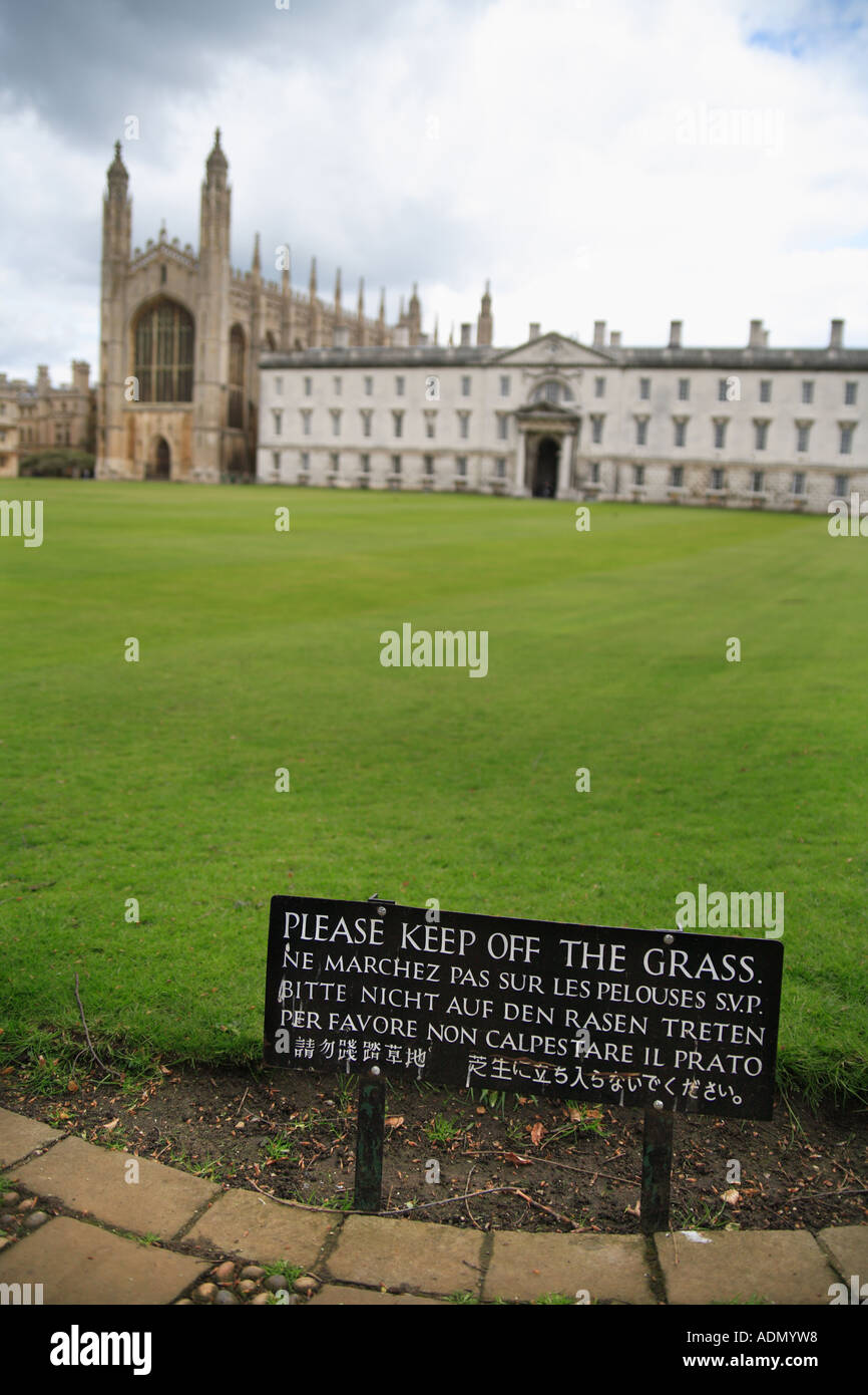 Kings College Cambridge sign 'keep off the grass' with gibbs building and the chapel in the background Stock Photo