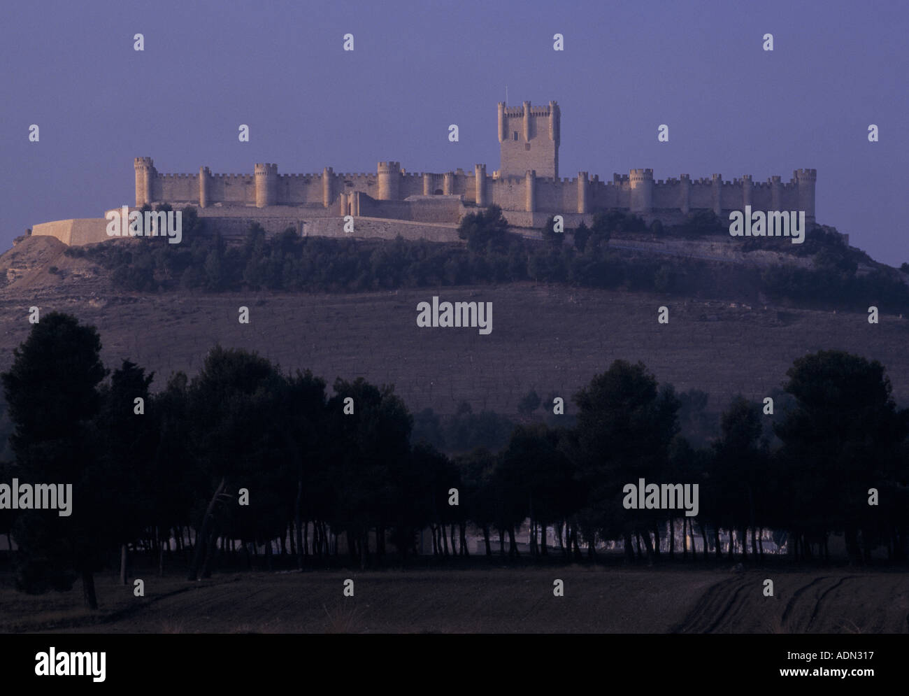 Penafiel, Castillo, Kastell, 1014. Jahrhundert Stock Photo Alamy