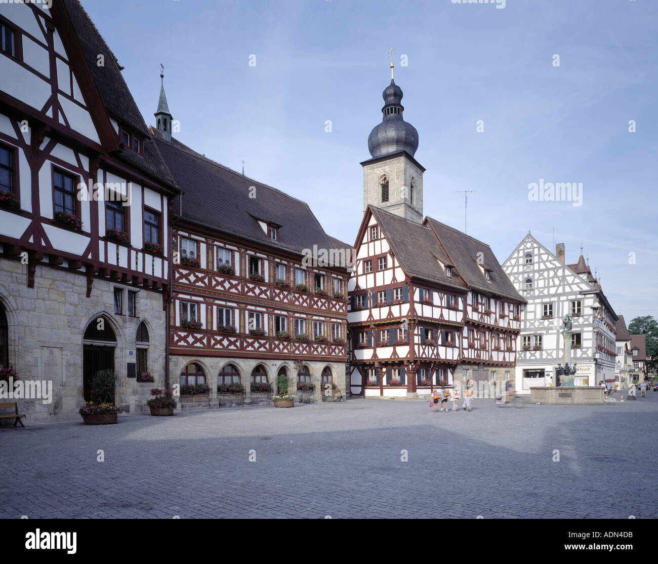 Townhall media hi-res stock photography and images - Alamy