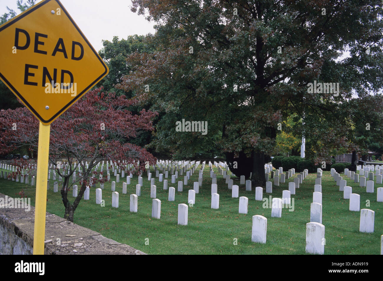 A civil war cemetery and dead end road sign in Staunton Virginia  Stock Photo