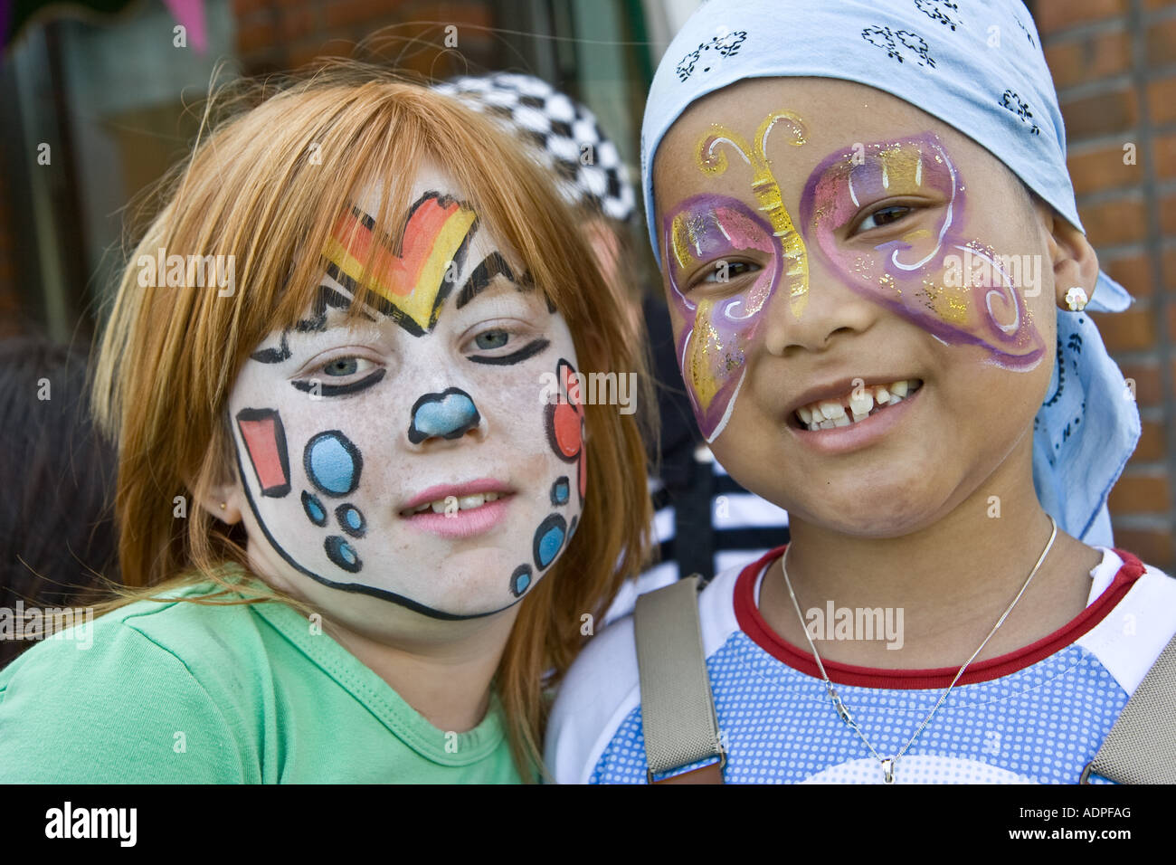 Painted faces painted face hires stock photography and images Alamy
