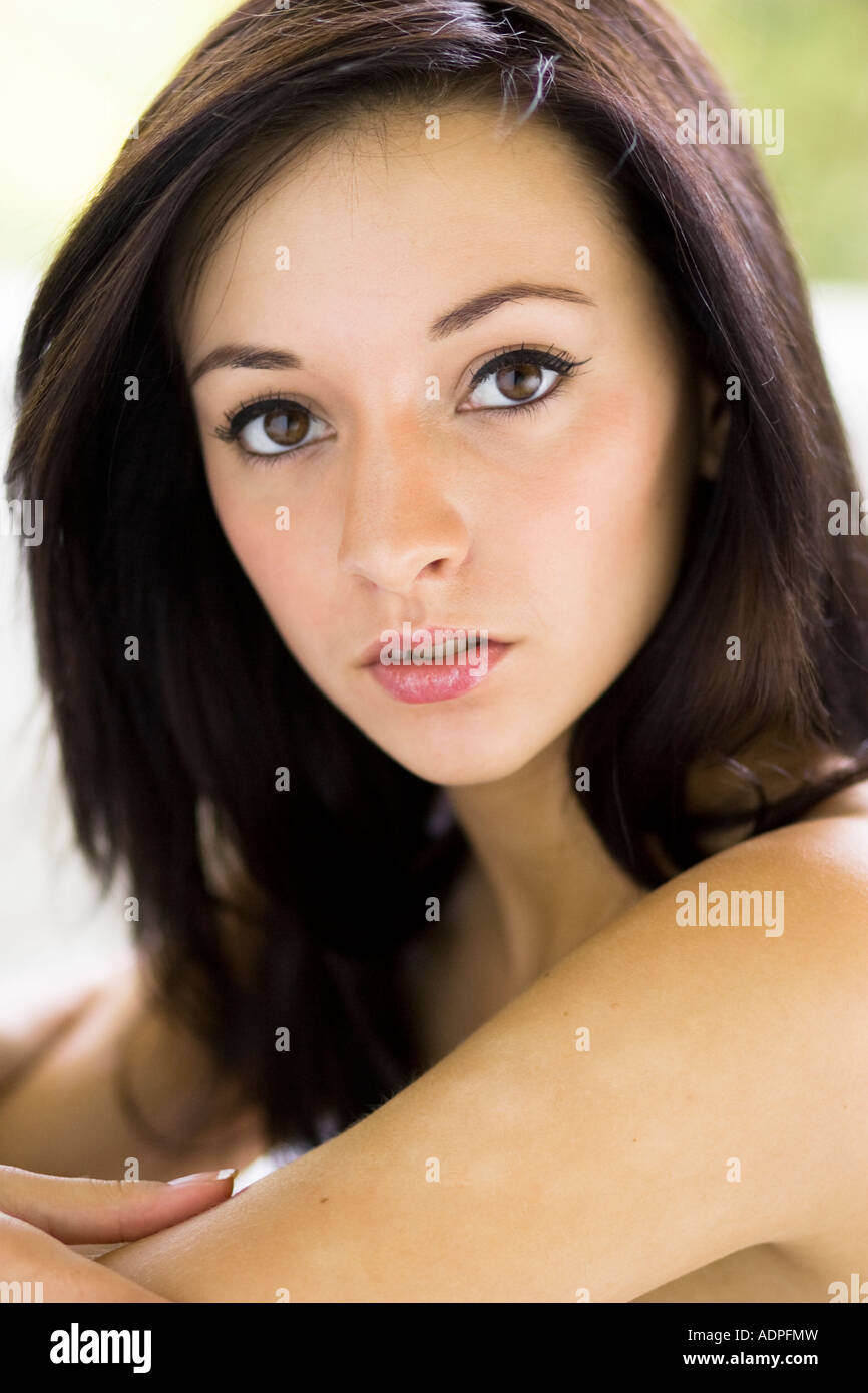 Lifestyle portrait woman hi-res stock photography and images - Alamy