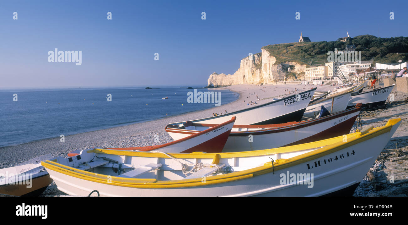 Etretat boats hi-res stock photography and images - Alamy