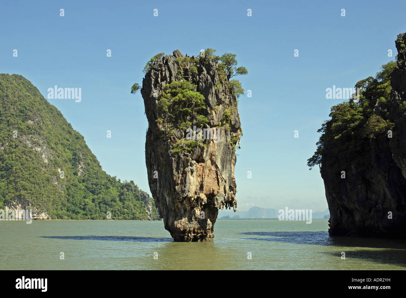 James Bond rock, Thailand, Ao Phang-Nga National Park Stock Photo - Alamy