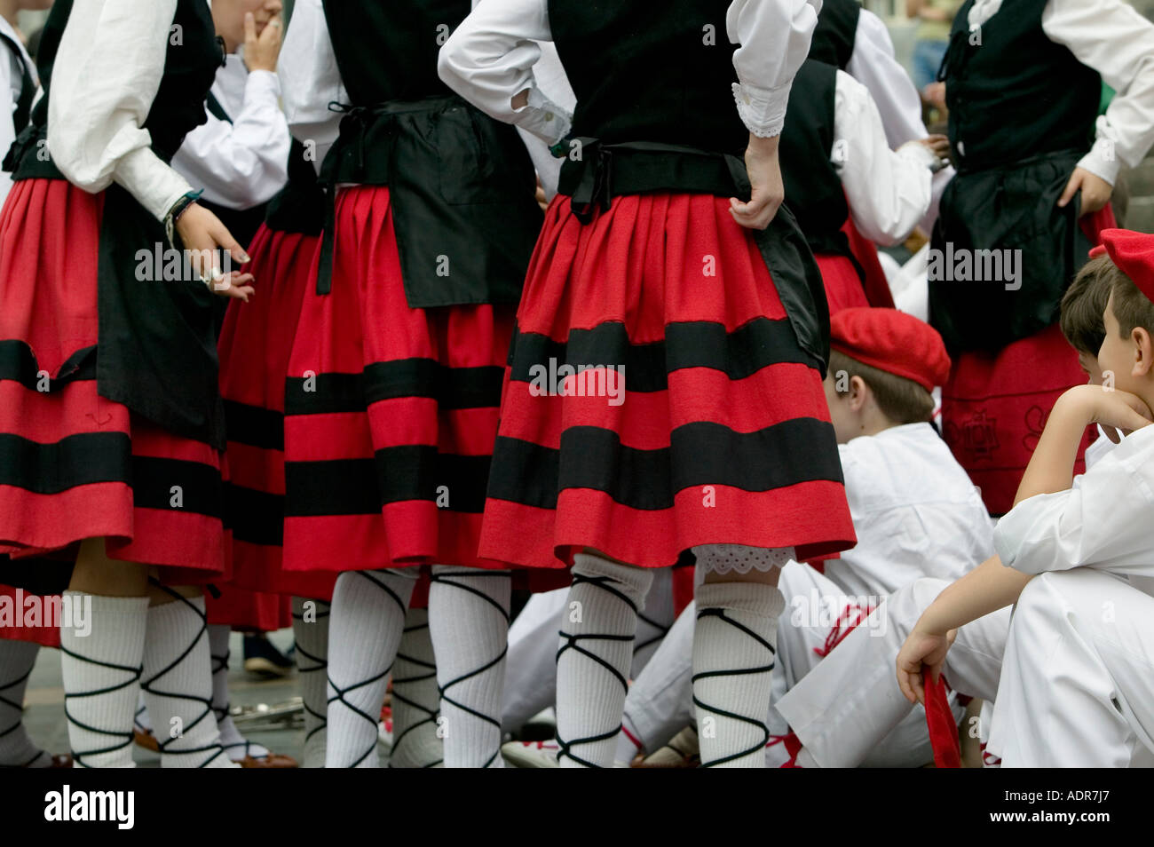 Traditional clothes dance rest hi-res stock photography and images - Alamy