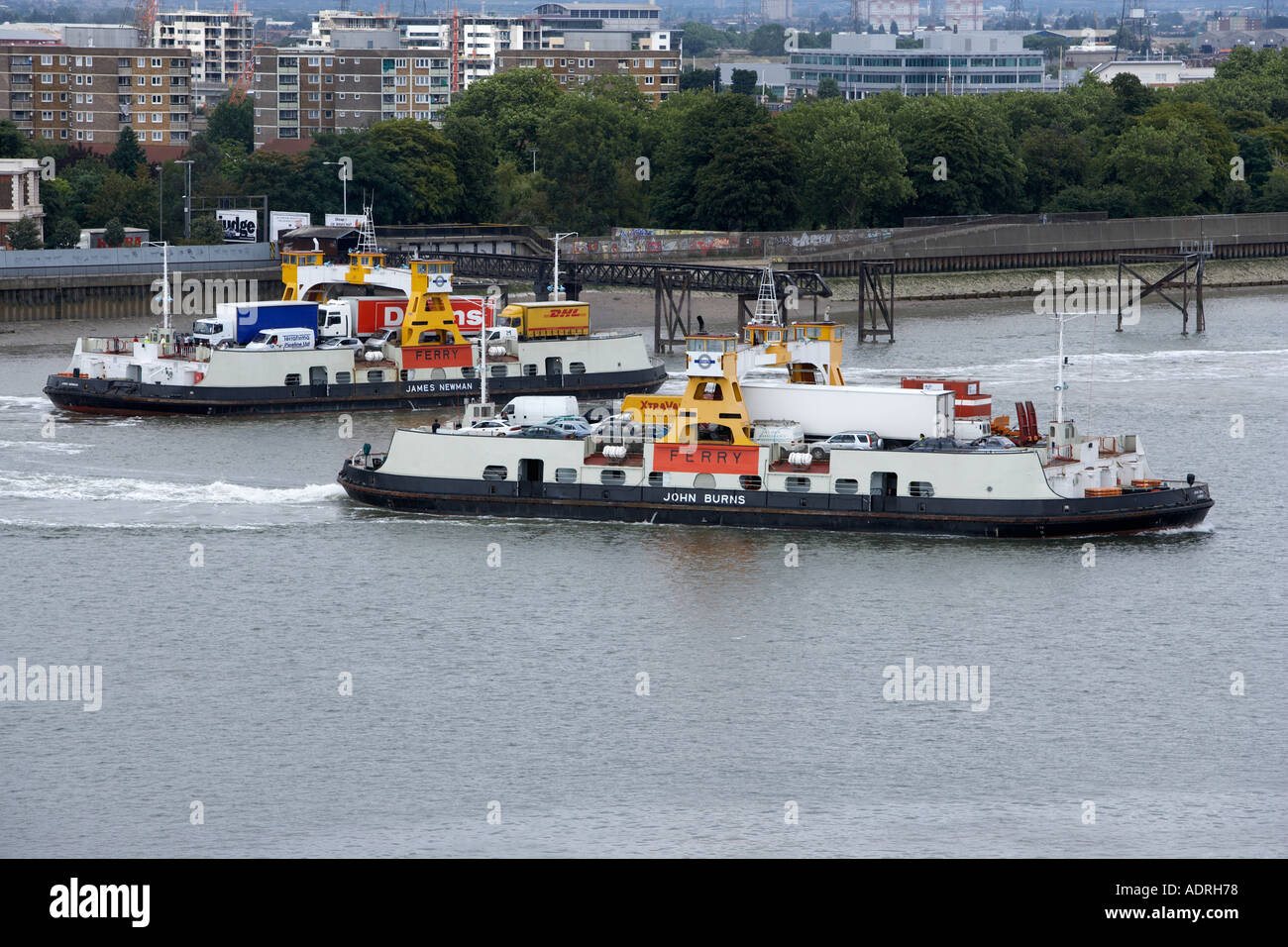 Woolwich ferry crossing the Thames East London Stock Photo Alamy